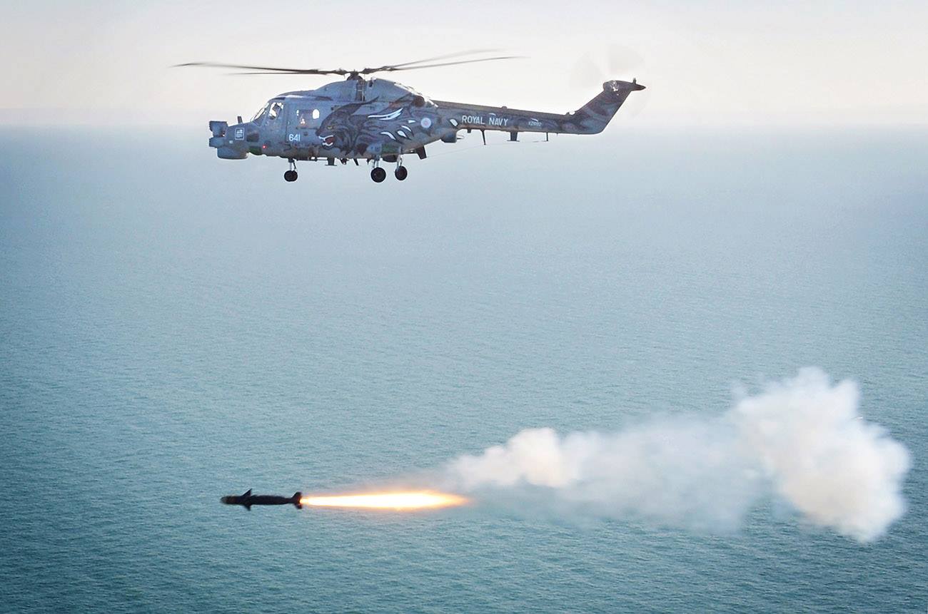 영국해군의 링스와 시스쿠아 미사일 - 유용원의 군사세계