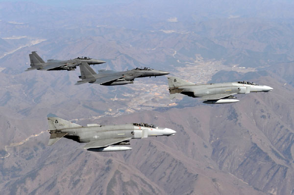  ࿡  ѹ̱  F-4D ̸ ü F-15K<ó: ѹα >