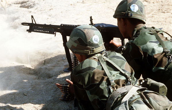 M60  Ʒ  ѹα غ<br>
1974 ̼ Ͽ ŭ 츮 M60 ֿ ڿ.
