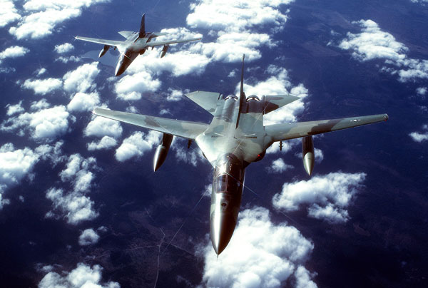 F-111 Ƶũ(Aardvark). 1960  ̱ TFX Ʈ ̴.  ݱ 뵵  FB-111
