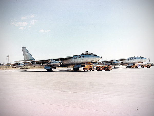  ر    EB-47E <ó : http://en.wikipedia.org/> 