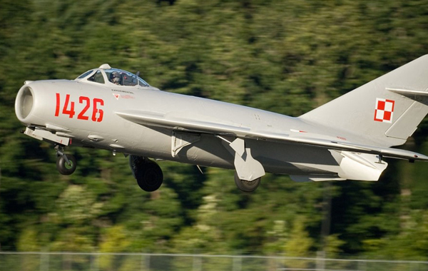   ߴ MiG-17 <ó : wikimedia> 