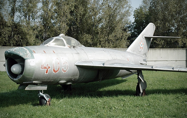 ߰   MiG-17 PF <ó : Wikimedia> 