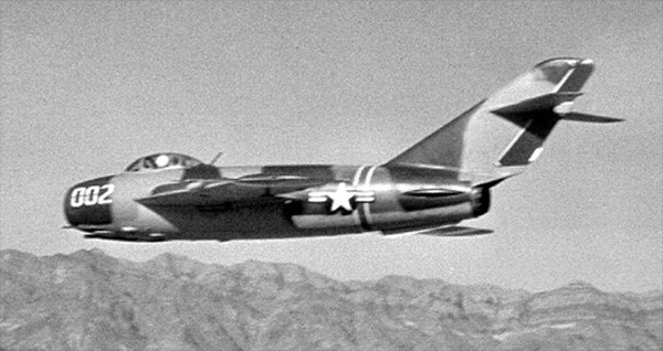 ̰  Ȱ MiG-17 <ó : Wikipedia> 