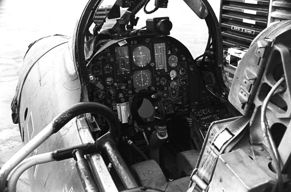 F-105D ġ   . <ó: ̰>