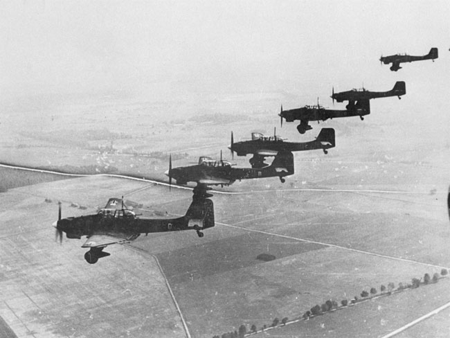 1939 9     Ju 87B. 2  Բ  ī   ¡ Ǿ.
