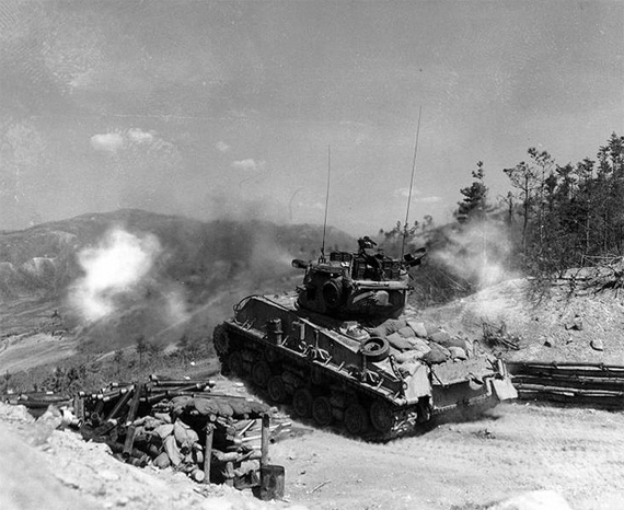 1952 5 ѱ  ѱ 8 ϱ   ϴ  2 72 Ҽ M4A3E8.