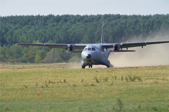 CN-235M ۱ Ϲ  Ȱַ 3 1 Ұ 500 Ÿ  ϸ  Ȱַο ɷ   ̴. <ó:  潺&̽>