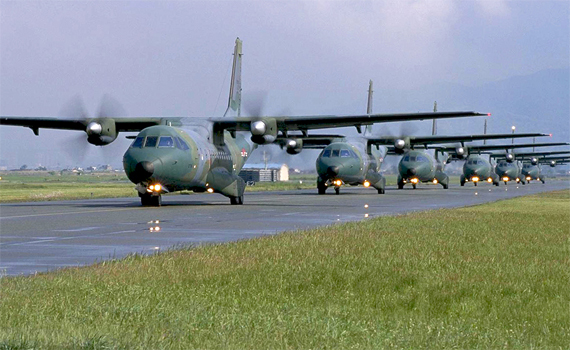 츮  1994  ۵ CN-235M ۱ 12븦 ߴ. <ó:  潺&̽> 