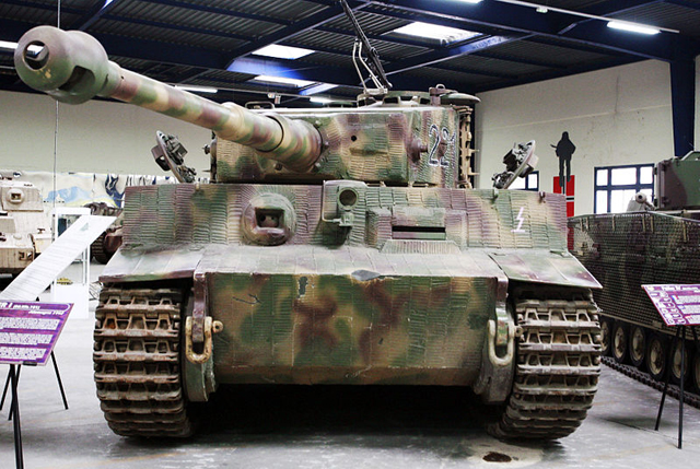 영국 보빙턴 박물관에 보관 중인 티거 131호. 1943년 영국군이 튀니지에서 노획한 제504중전차대대 소속 전차였는데, 현재 기동이 가능한 유일한 티거로 영화 <퓨리>에 등장하기도 하였다. 