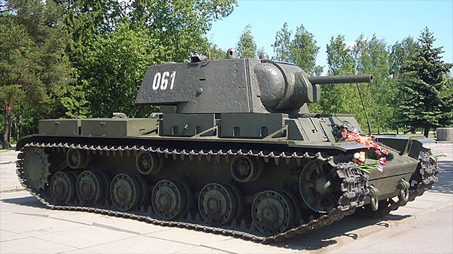 브뤼셀 박물관의 IS-3 전차 <출처: By Paul Hermans@Wikimedia Commons (CC BY-SA)>