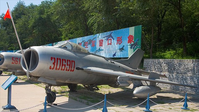 ¡ ߱ װڹ   J-6. ߱ ī  MiG-19 ε F-6 ̸   Ǳ⵵ Ͽ. <ó: Wikimedia Commons> 