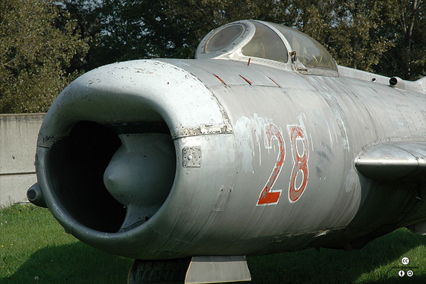 ũ ߾Ӻο ұԸ ̴  밡  Ҽ MiG-19PM. <ó: By Varga Attila@Wikimedia Commons(CC BY-SA)>