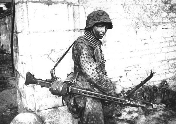 MG 42 ϱ⵵  ̵ Ͽ پ    Ͽ. <ó: cc Bundesarchiv>