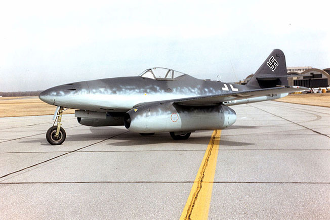   ڹ   Me 262A