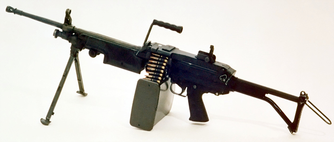 200 ź ź źâ  ʱ ̴Ϲ. ̱ M249 ĸ Ҹ. 