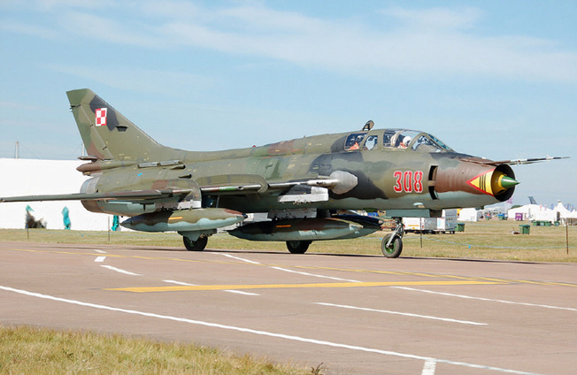   Ҽ Su-22UM-3K ݱ. Su-7  ź  ü ۾  ȹ Ű . 