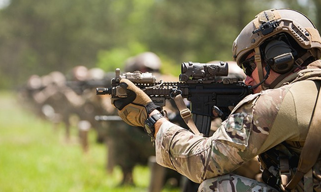 ׸ ȭ()  M4 ī̴.  Mk18 Mod1 Mod2 ī ֿǰ ִ. <ó: (cc) US ARMY SPECIAL FORCES at Flickr.com> 