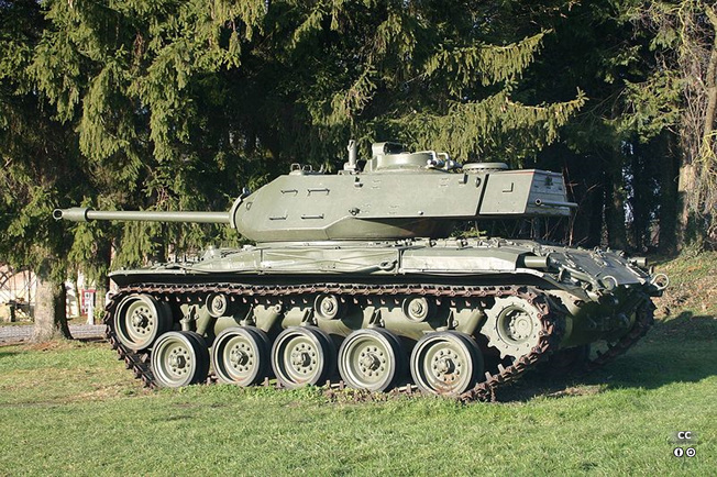    ڹ   M41.  76mm  M32  ž ȭ ȭϿ.    ӿ Ⱙ ߴ. <ó: (cc) User:Les Meloures at Wikimedia.org> 