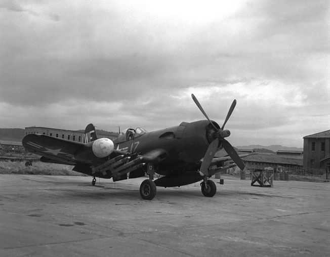 1950 ѱ   忡 ֱ   غ 513 Ҽ F4U-5N. Ʈ ô뿡 ͼ ռ Ȱ ƴ.