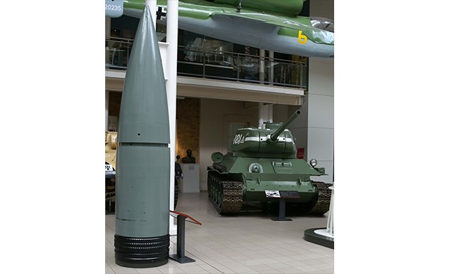  ִ  Ÿ 800mm ź.  õ T-34  ϸ  ũ⸦   ִ. 