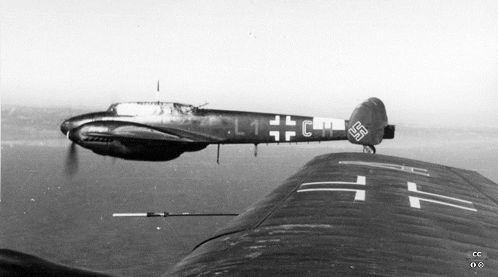 1(1) Ҽ Bf 110 Ÿ . ̵   ÿ ϰ   κ ϱ      ޾Ҵ. <ó: (cc)Bundesarchiv at Wikimedia.org>