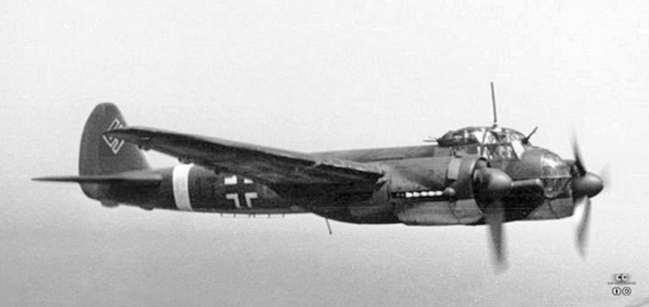   װ    3 ݱ  ϳ Ju 88.   ݿ Ӽå ϱ  ׷ ȯ Ȯ  Ҵ ݱ ˷. <ó: (cc) Bundesarchiv at Wikimedia.org>