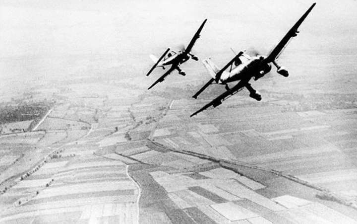   ް ⵿  Ju 87 ݱ.  ī Ҹ  ݱ  ӵ    װ   ڷ   Ϻϰ Ȯ  ʱ⿡ û  ƴ. <ó: Bundesarchiv>