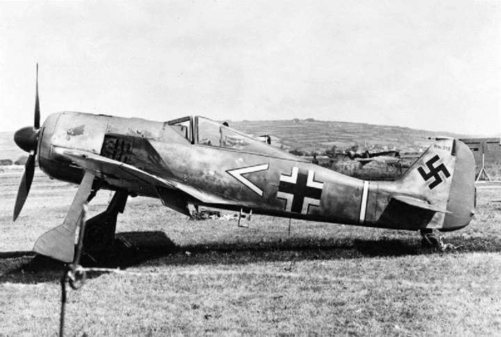 ۽ Fw 190 忡   ü Ȯ  Ư ȹϴ   信 ҽϸ鼭 ȹ Fw 190 A-3. â  ̴ Ʈ̾ Mk. IX  ״.

