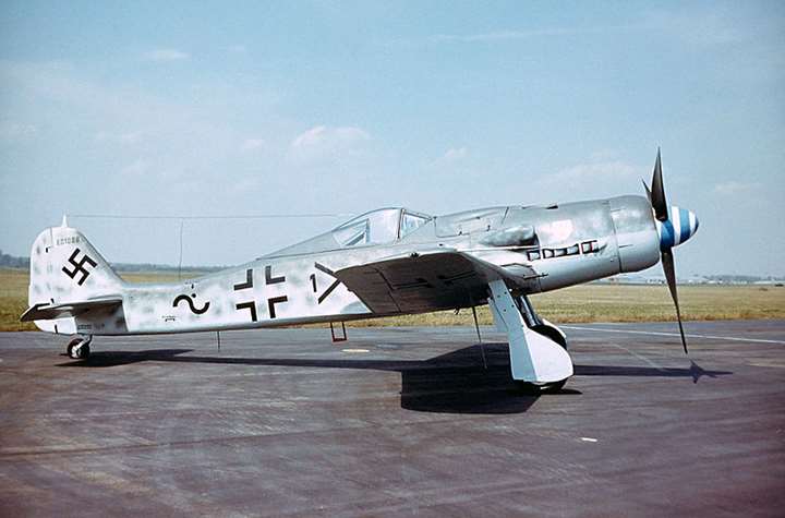    Fw 190D-9.  ⿡      ӹ Ȱ  (Dora) ҷȴ.