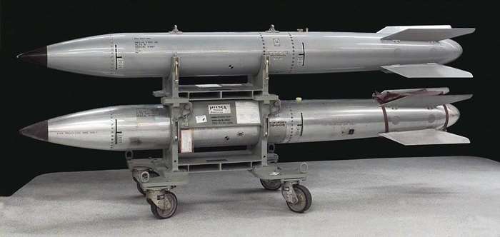 B61 핵폭탄 <출처: Public Domain>