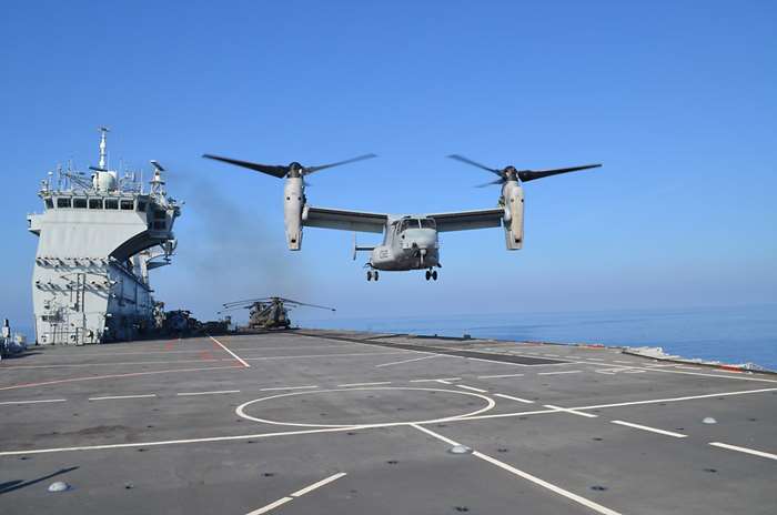  Կ CH-47 ġũ     MV-22 (Osprey) ƿƮ װ⵵  ϴ. <ó: ո ر(Royal Navy)>