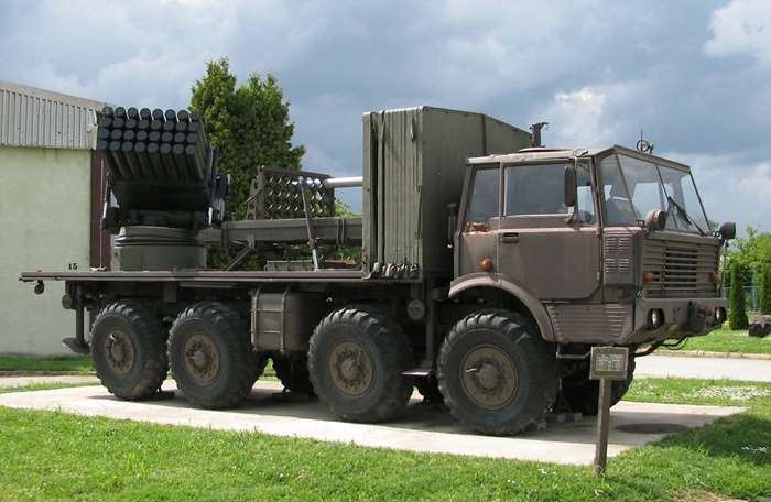 LRSV-122 M-96 ŸǬ <ó: (cc) Ex13 at wikimedia.org>