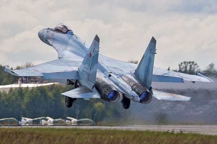 ̷  Su-35S. Su-27 ̾ δ    ʴ´. <ó: (cc) Dmitry Terekhov at wikimedia.org>