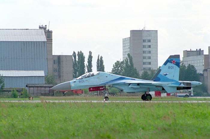 Su-35UB <ó: (cc) rvb at wikimedia.org>