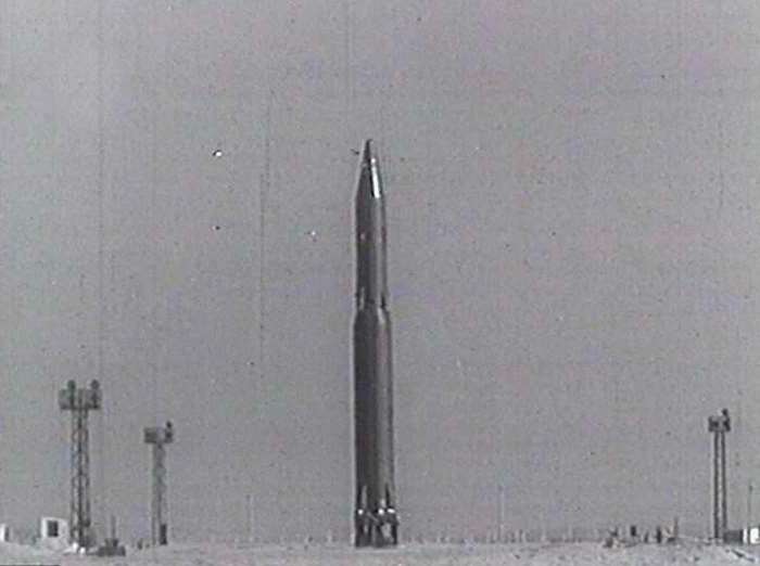 R-16 ICBM ߻ .  ߻ó ̹߻븦 ̿Ѵ. <ó: Public Domain>
