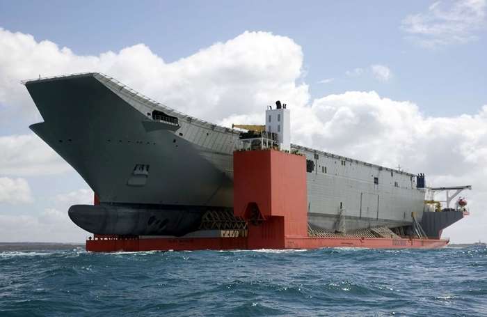 스페인으로부터 수송된 캔버라 강습상륙함의 선체 <출처: 호주 국방부>