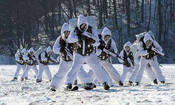 대한민국 육군 특전사의 전술스키 훈련 장면 <출처: 대한민국 국방부>
