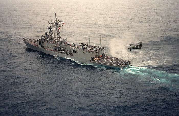 FFG-31 Ÿũ(Stark) Կ ϴ  غ CH-46  Ʈ(Sea knight)  <ó:  ر>