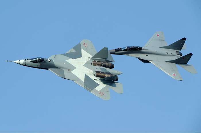 러시아 공군은 제4세대 전투기에서 제5세대 전투기로의 진화를 추구하고 있다. <출처: Toshiro Aoki / jp-spotters.com>