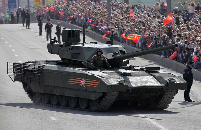 2015년 대독승전 70주년 기념 열병식에서 처음 모습을 드러낸 T-14 아르마타 전차 <출처: Vitaly V. Kuzmin>