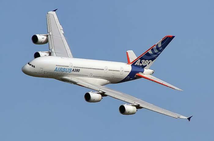    ϳ A380  <ó: Ienac from the German Wikipedia>
