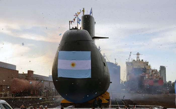 아르헨티나가 도입한 TR-1700 잠수함의 2번함 S-42 산 후안 <출처 : elsnorkel.com>