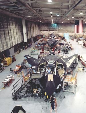 F-117A  <ó:  ƾ>
