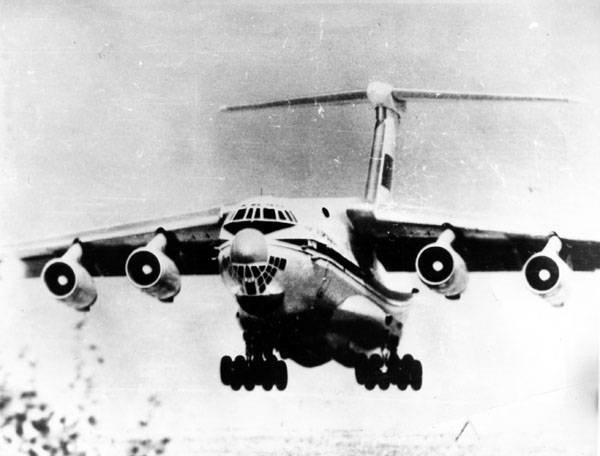 Ͻź ٱ׶ ׿  ҷñ Ҽ IL-76 ۱ <ó: artofwar.ru>
