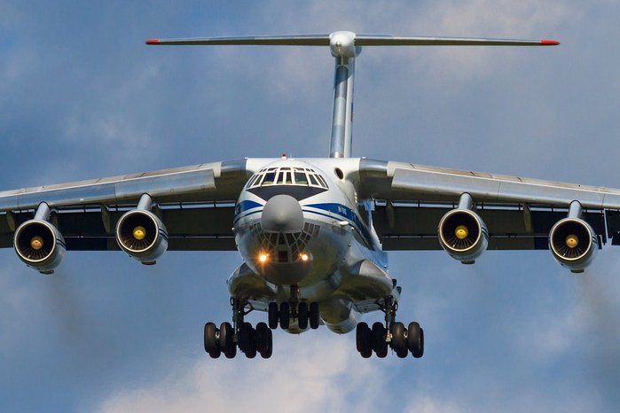 IL-76 ̱ C-5A '' ۱    򰡵ȴ. <ó: Fedor Leukhin>