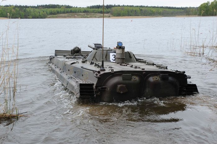   BMP-1.     ޾Ұ ̴  ȭ ҷ  Ǿ. < ó: Public Domain >