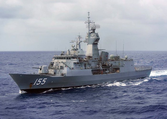 ģ ٴٸ   ȣ ر ۱ 6 뷯(HMAS Ballarat FFH-156). ɰ ߰ CEAFAR ̴ Ʈ λ̴. <ó :  ر>
