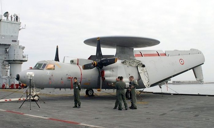   ȹܰ迡 E-2C  溸 ž縦  ʾ 뿪  Ǿ. <ó: Hohum at wikimedia.org>