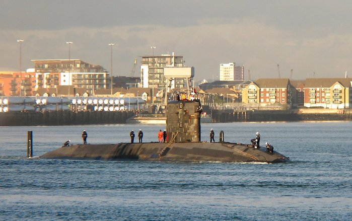    HMS ƮȰ(Trafalga) <ó: Brian Burnell at wikimedia.org>